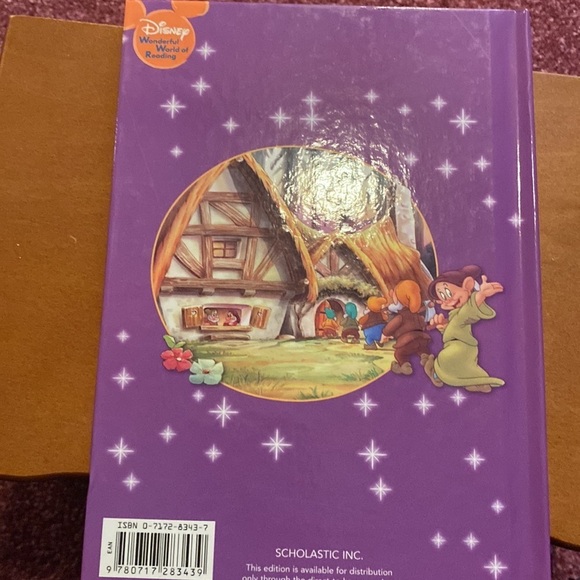 Snow White Book - Picture 2 of 6